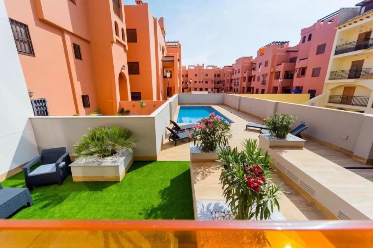 Modern Beach & Spa Торевиеха Екстериор снимка